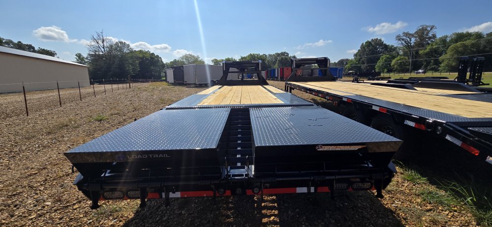 102"x25' Load Trail Gooseneck Flatbed