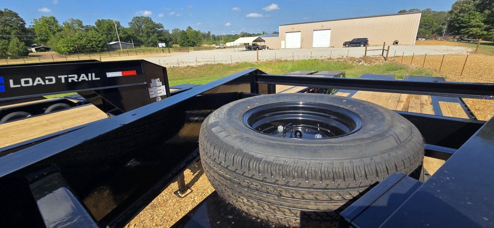 102"x25' Load Trail Gooseneck Flatbed