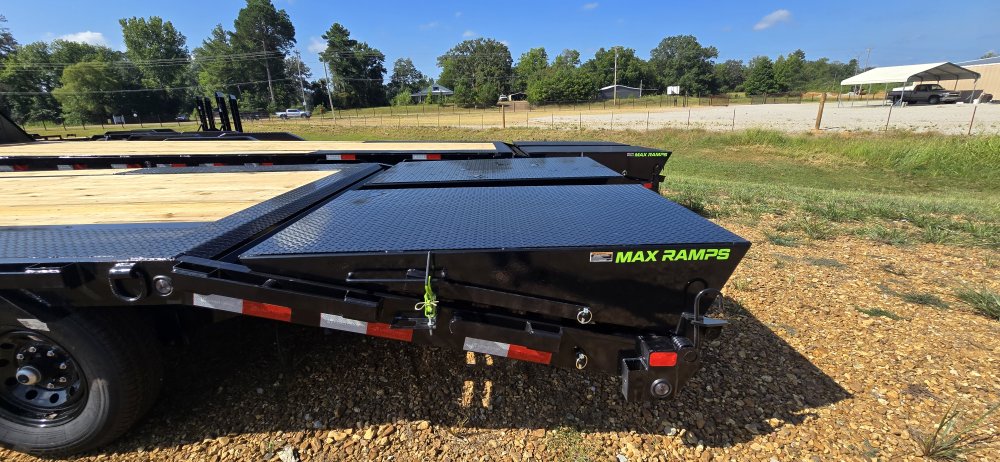 102"x25' Load Trail Gooseneck Flatbed