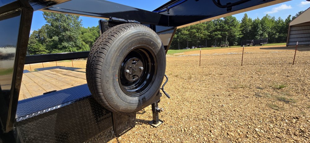 102"x25' Load Trail Gooseneck Flatbed