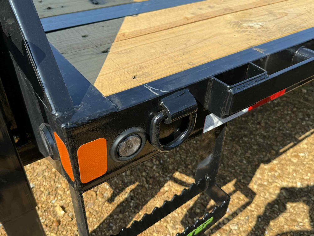 102"x30' Load Trail Gooseneck Flatbed