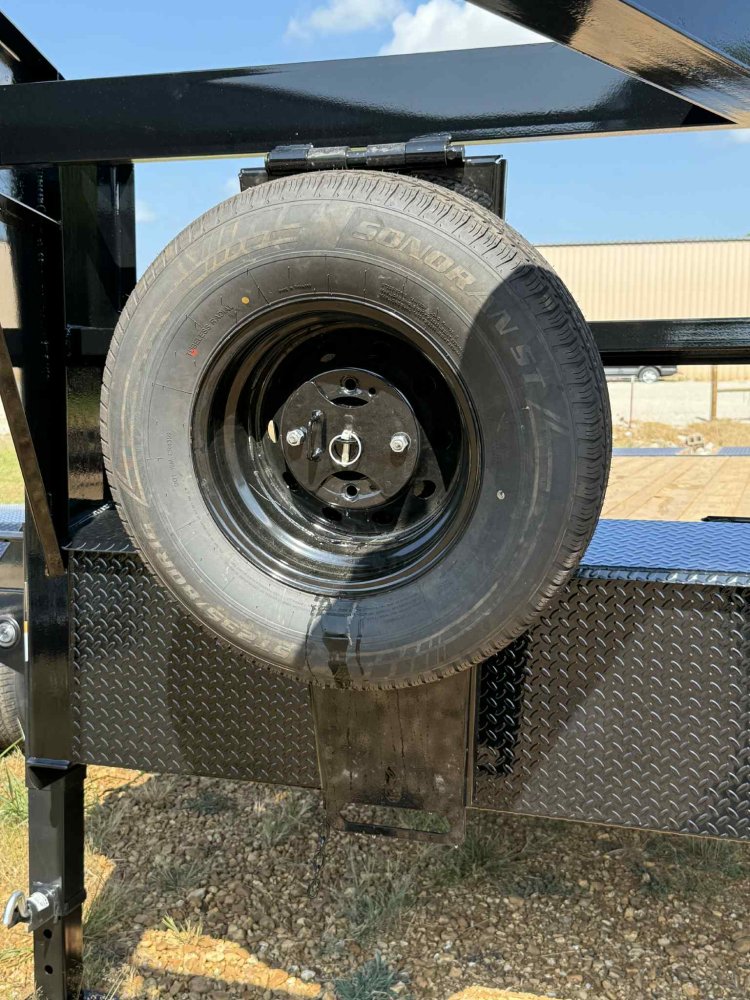102"x30' Load Trail Gooseneck Flatbed