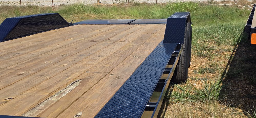 102"x22' Load Trail Equipment Trailers