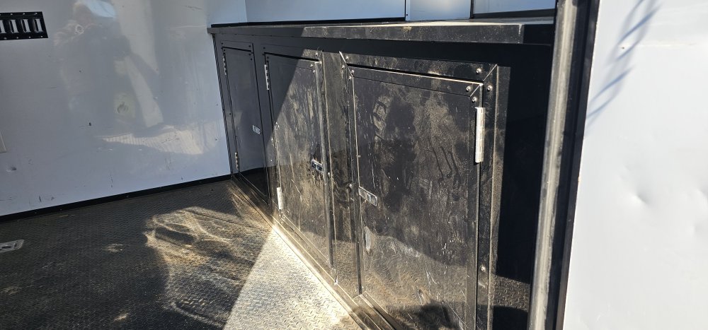 8' 5"x24' Luxe MFG Enclosed
