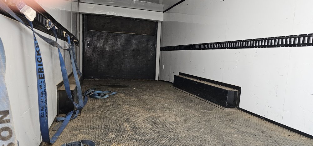 8' 5"x24' Luxe MFG Enclosed