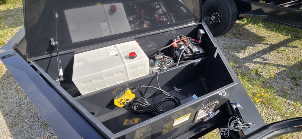 83"x16' x40" Hillcrest Dump Trailer