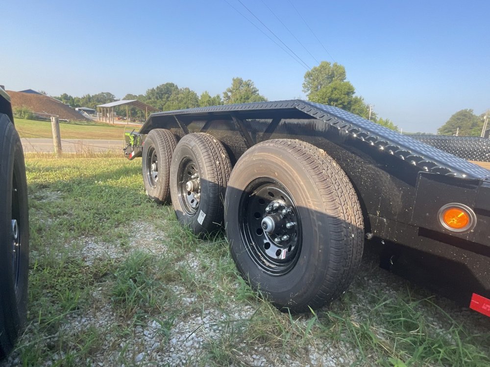 102"x24' Load Trail Equipment Trailers