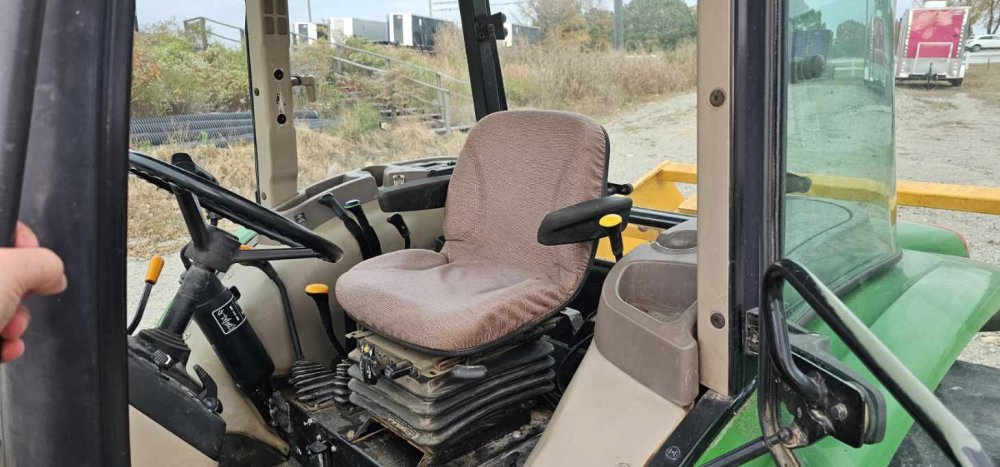 John Deere 5055e Tractor 2073.3 HR