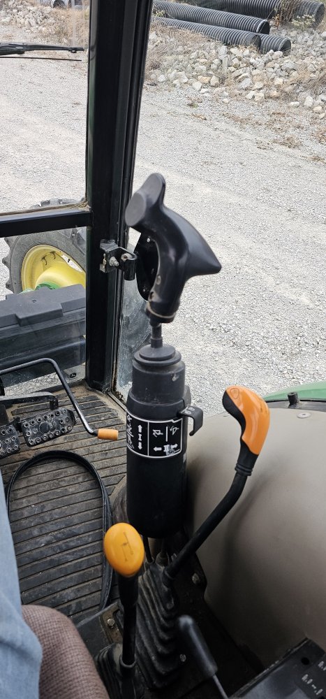 John Deere 5055e Tractor 2073.3 HR