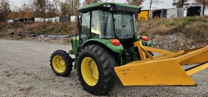 John Deere 5055e Tractor 2073.3 HR