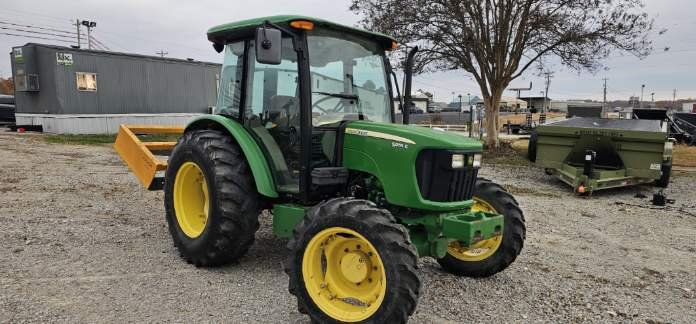 John Deere 5055e Tractor 2073.3 HR