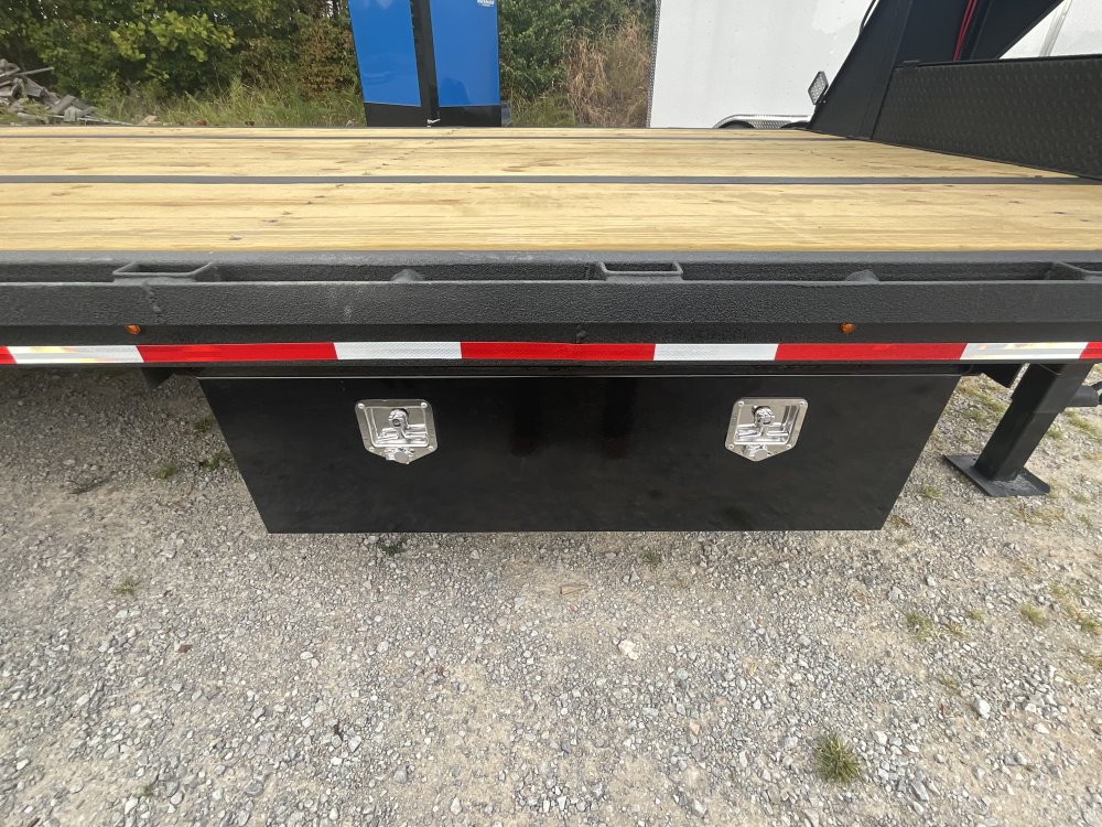 102" x 30' Caliber Gooseneck 24k