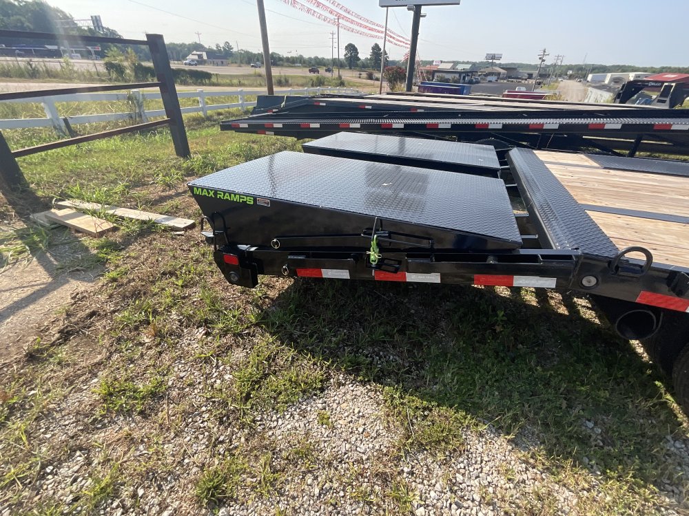 102"x32' Load Trail Gooseneck Flatbed 22k