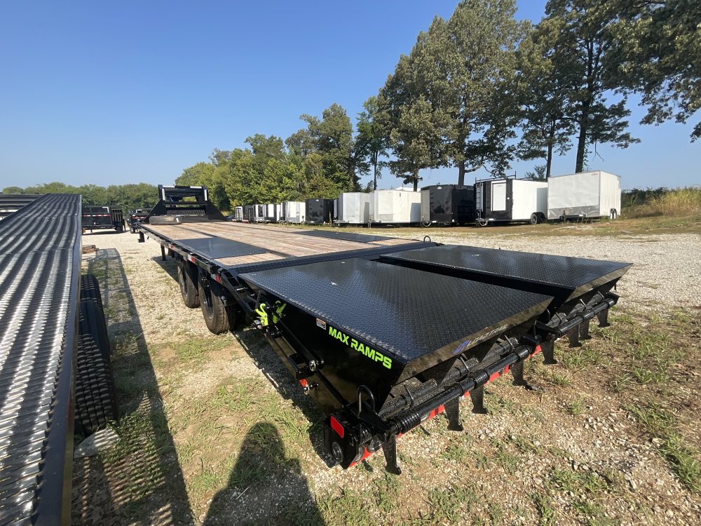 102"x32' Load Trail Gooseneck Flatbed 22k