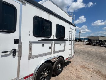 8'x36' Bison Trailers Enclosed