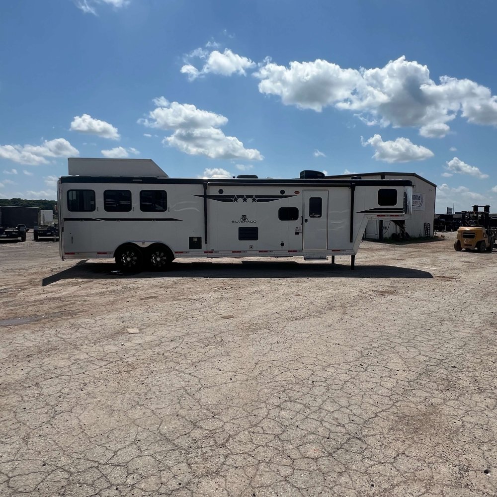 8'x36' Bison Trailers Enclosed
