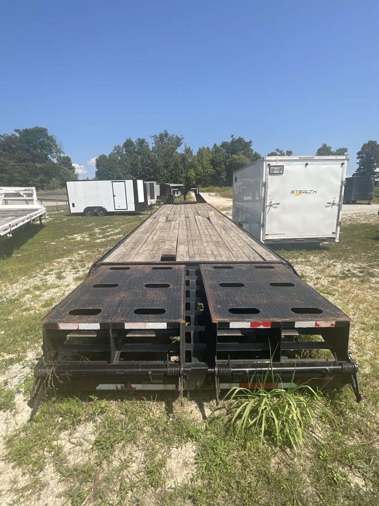 102"x40' TRAIL MAXX Gooseneck Flatbed