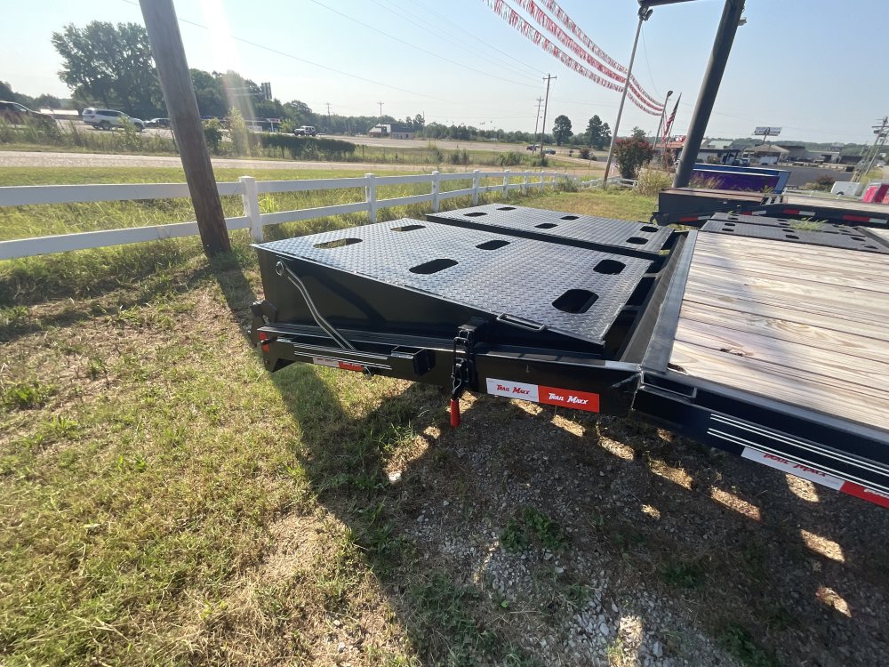 102"x40' TRAIL MAXX Gooseneck Flatbed