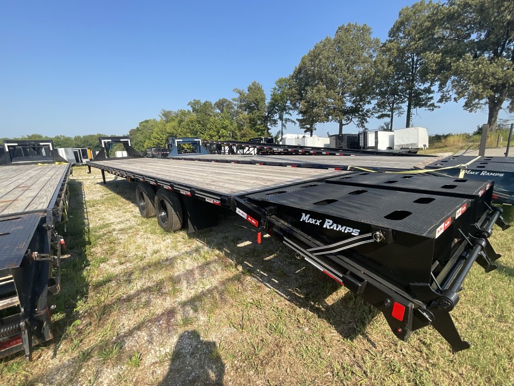 102"x40' TRAIL MAXX Gooseneck Flatbed
