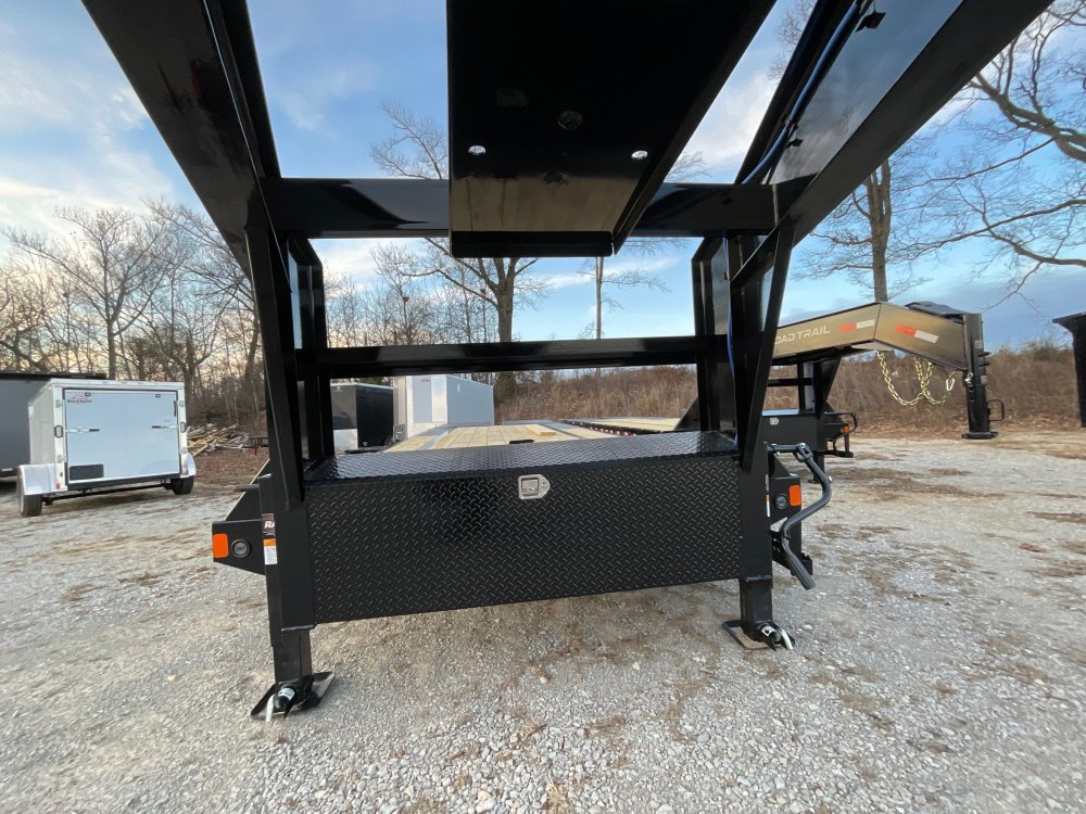 102"x28' Load Trail LLC Gooseneck Flatbed
