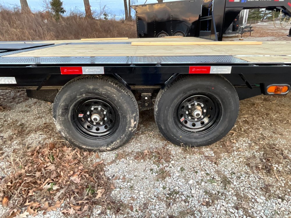 102"x28' Load Trail LLC Gooseneck Flatbed