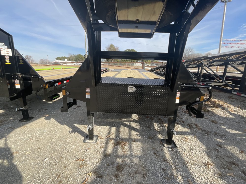 102"x30' Load Trail Gooseneck Flatbed