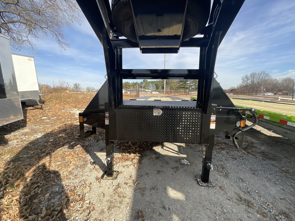 102"x28' Load Trail Gooseneck Flatbed