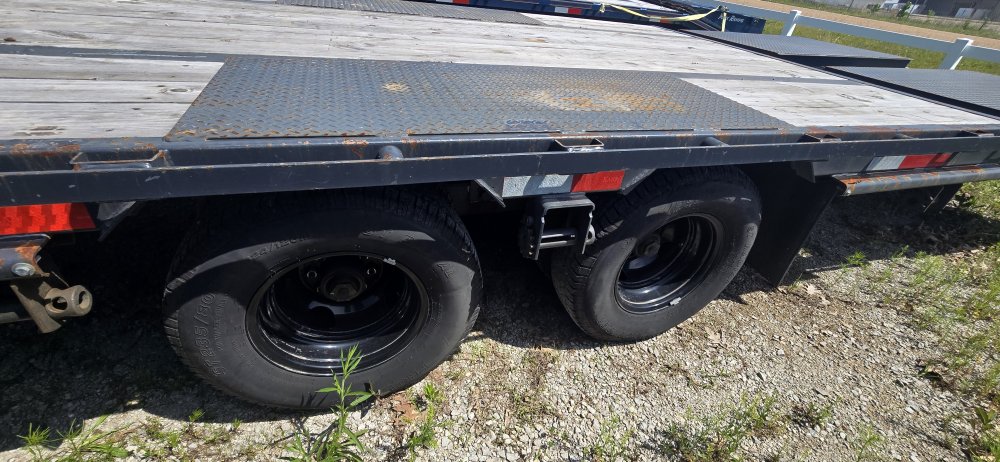 102"x40' East Texas Gooseneck Flatbed