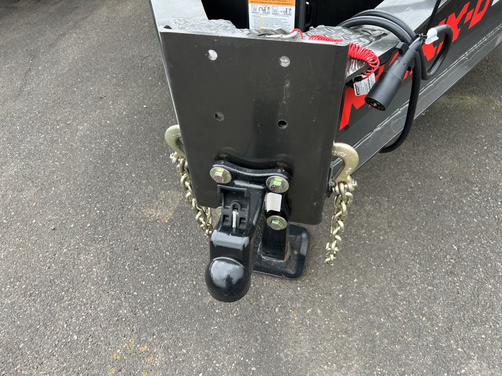 2025 24' x8' 6" MAXX-D H9X: Heavy-Duty Equipment Trailer 22K