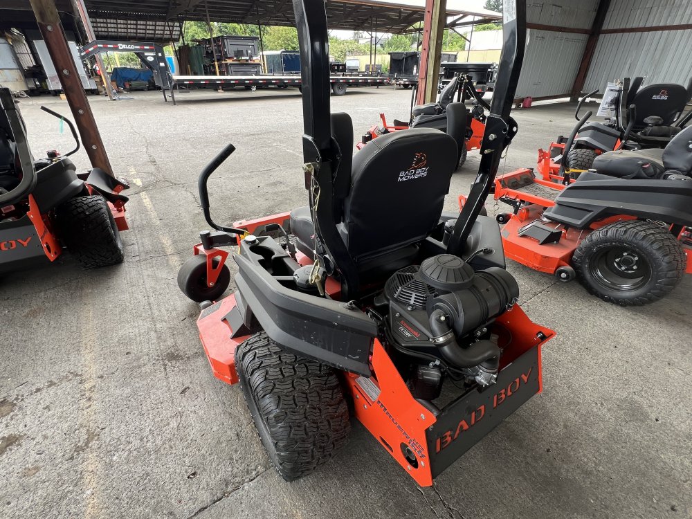 2025 Bad Boy MAVERICK HD 54" Kawasaki 726cc, 23.5 hp FX730 Lawn Mower