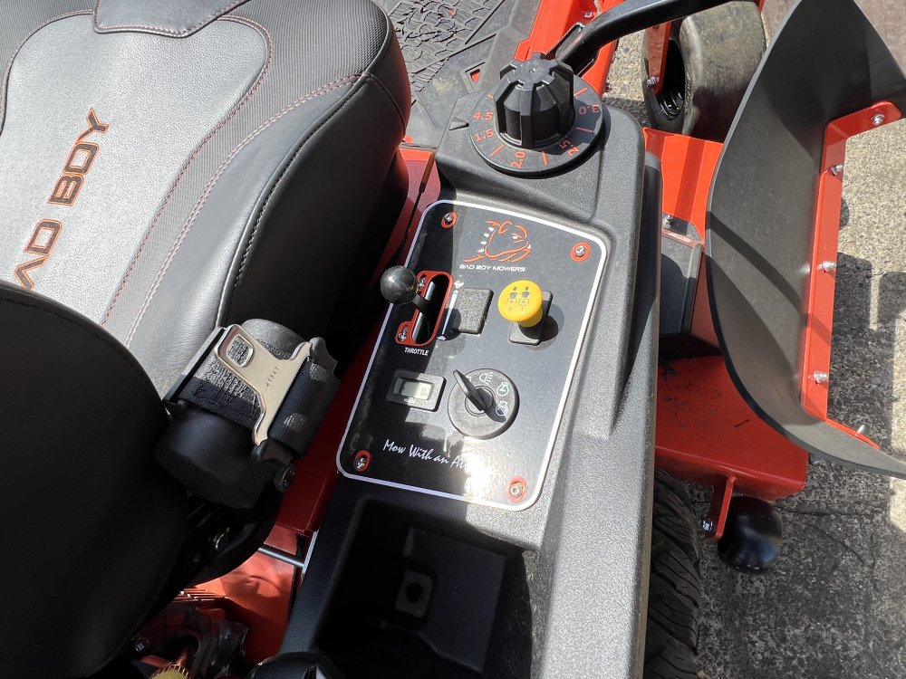 2025 Bad Boy MAVERICK HD 60" Kawasaki 726cc, 23.5 hp FX730 Lawn Mower