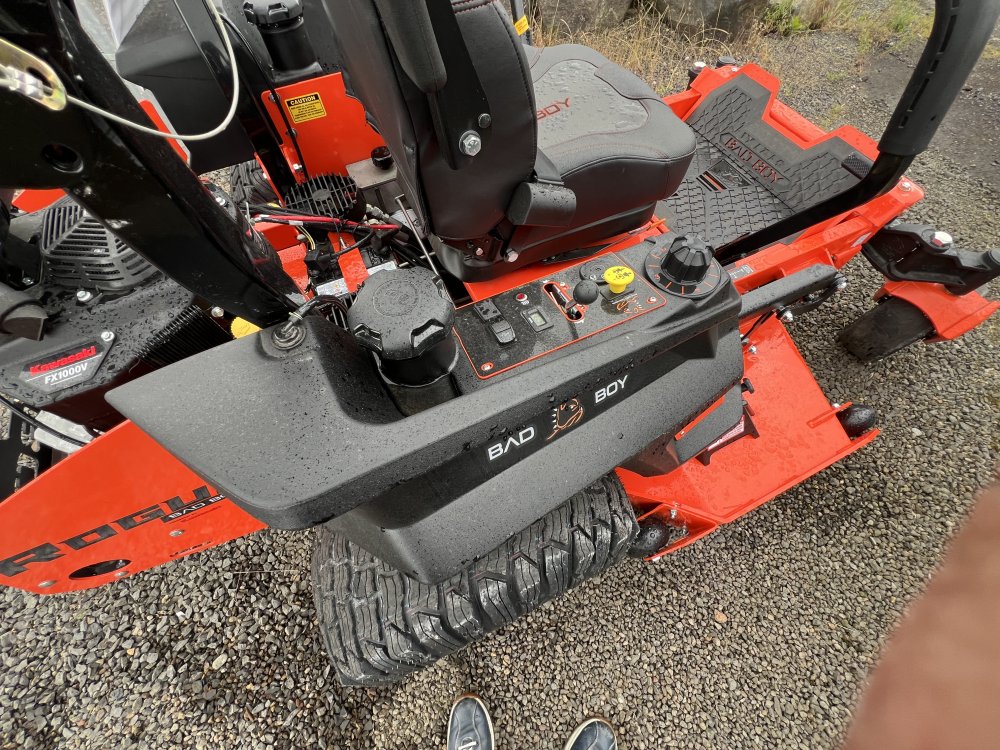2025 Bad Boy ROGUE 61" Kawasaki 999cc, 35 hp FX1000 Lawn Mower
