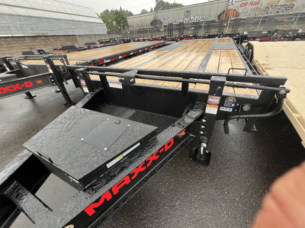2026 24' x MAXX-D TOX - 8 INCH 10LB I-BEAM POWER TILT DECKOVER 17.5K