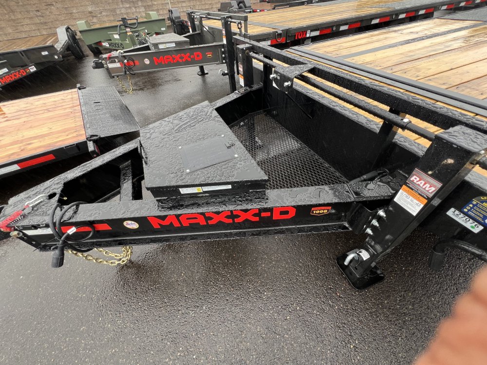 2026 24' x MAXX-D TOX - 8 INCH 10LB I-BEAM POWER TILT DECKOVER 17.5K
