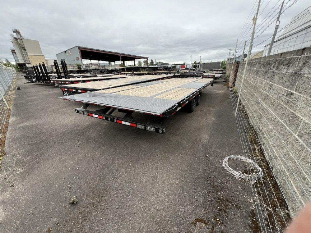 2026 24' x MAXX-D TOX - 8 INCH 10LB I-BEAM POWER TILT DECKOVER 17.5K