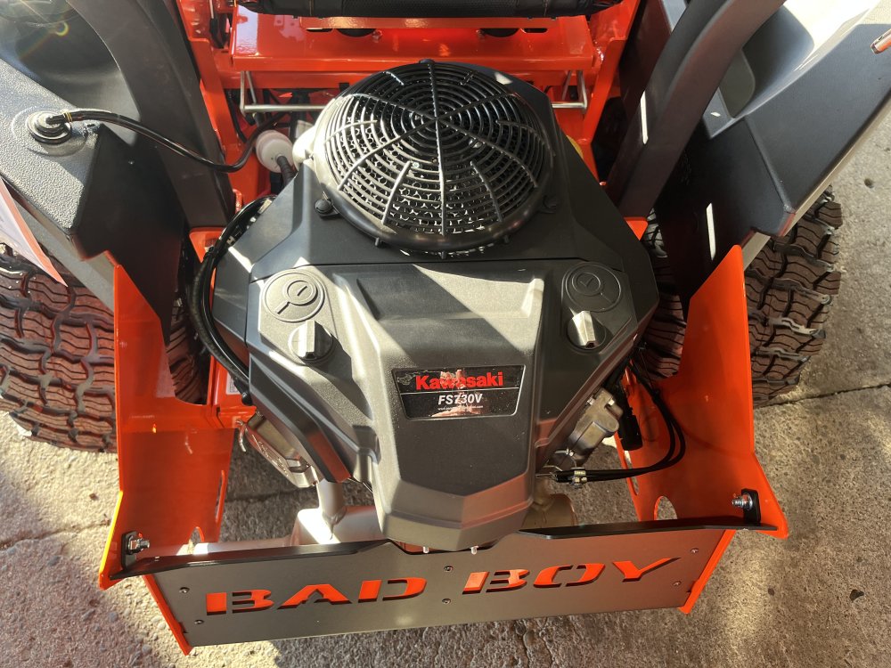 2026 MAVERICK 60" Kawasaki 726cc, 24 hp FS730 Lawn Mower Side Discharge