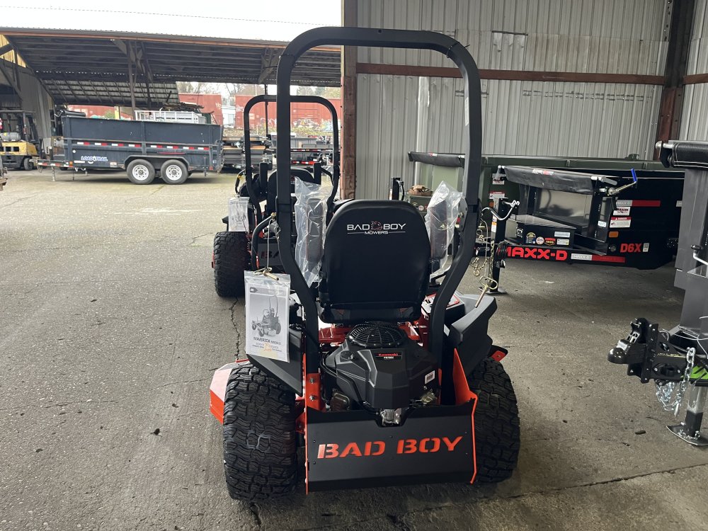 2026 MAVERICK 60" Kawasaki 726cc, 24 hp FS730 Lawn Mower Side Discharge