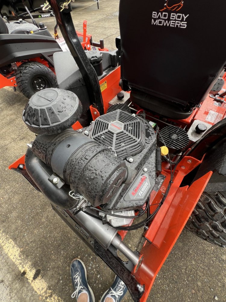2025 Bad Boy ROGUE 61" Kawasaki 999cc, 35 hp FX1000 Rear Discharge