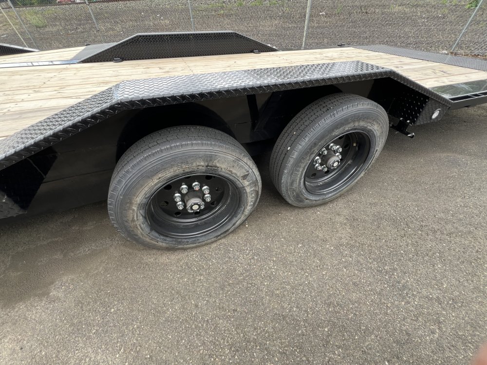 2025 24' x8' 6" MAXX-D T8X 8" POWER EQUIPMENT TILT 17.5K