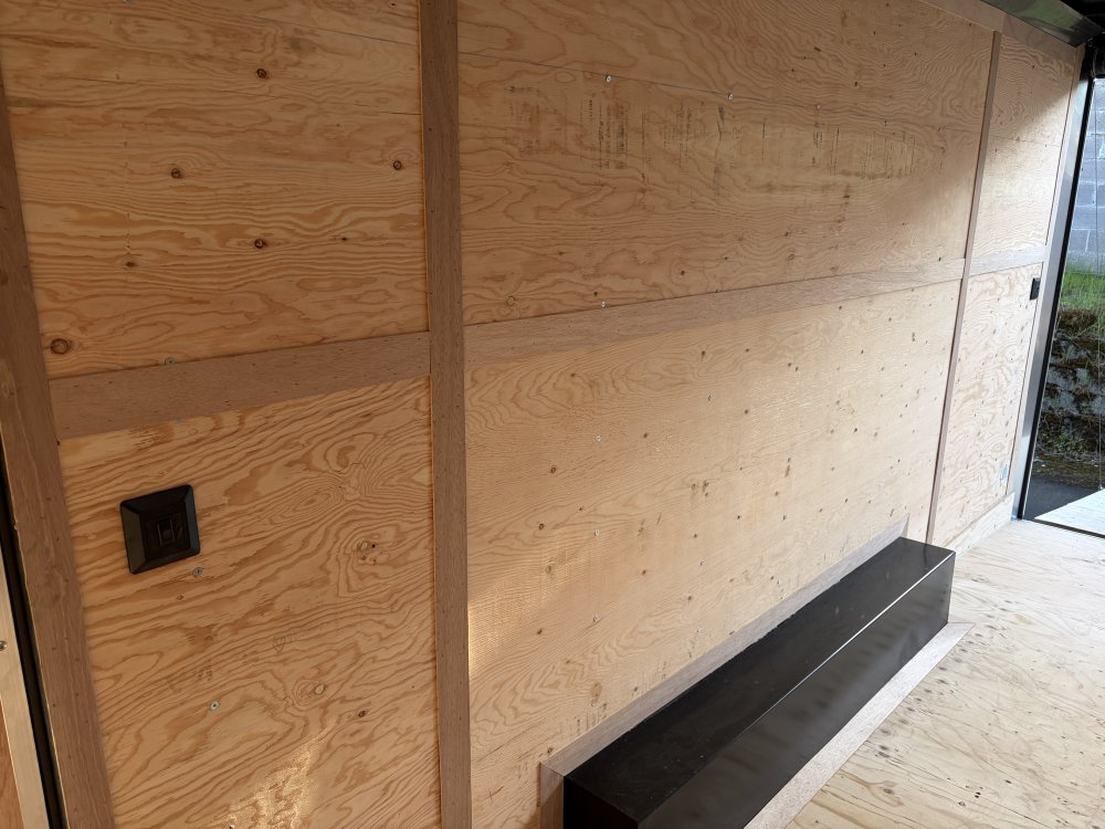 2027 20' x8' 6" Continental Cargo VHW V-Series Wedge 10K