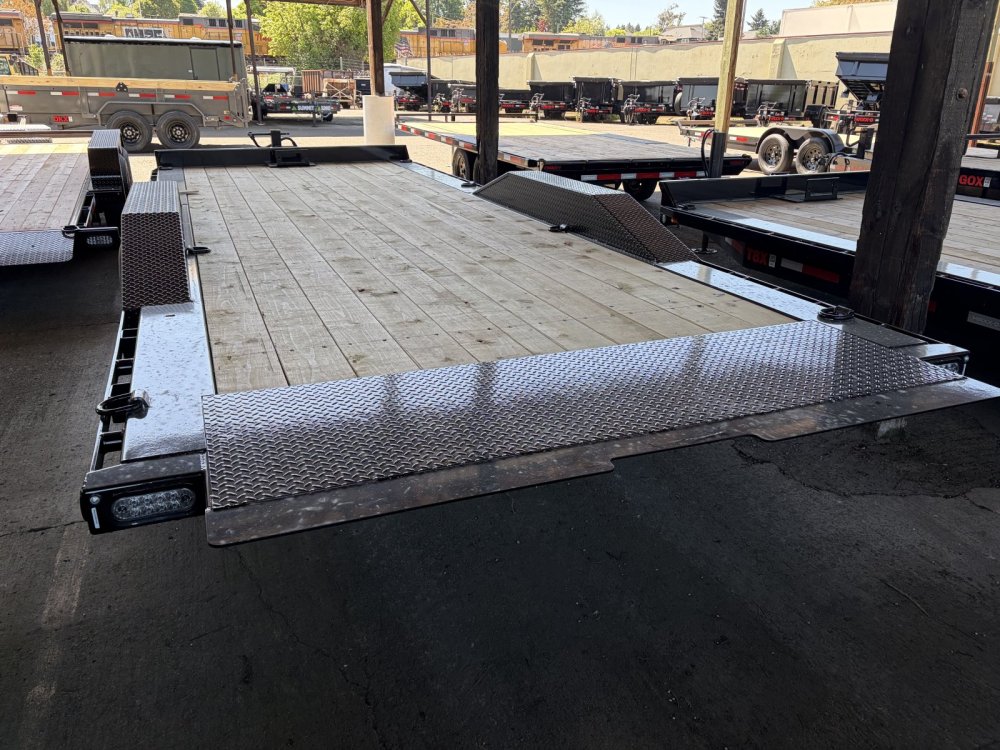 2027 22' x102" Maxx-D T8X 8" POWER EQUIPMENT TILT 17.5K
