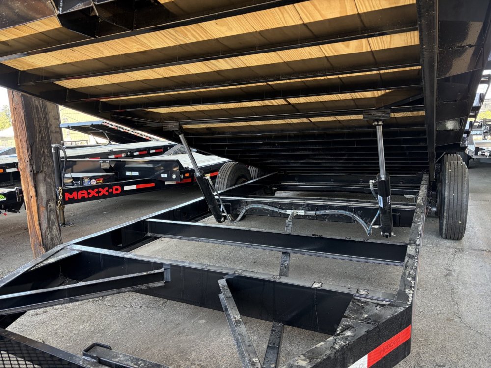 2027 22' x102" Maxx-D T8X 8" POWER EQUIPMENT TILT 17.5K