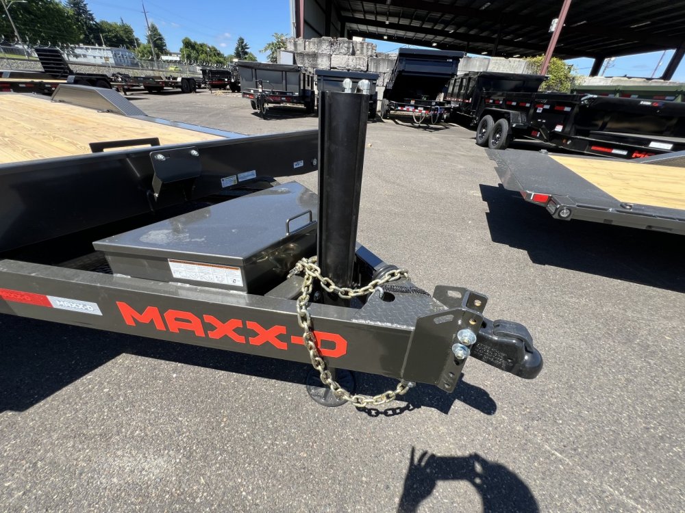 2026 24' x8' 6" MAXX-D T8X 8" POWER EQUIPMENT TILT 17.5K