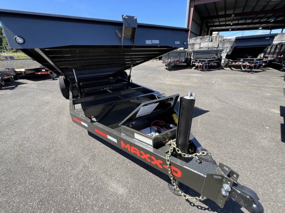 2026 24' x8' 6" MAXX-D T8X 8" POWER EQUIPMENT TILT 17.5K