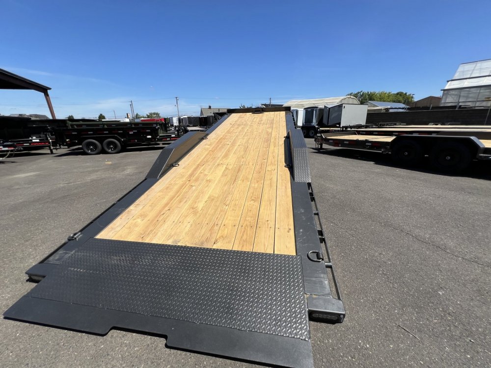 2026 24' x8' 6" MAXX-D T8X 8" POWER EQUIPMENT TILT 17.5K