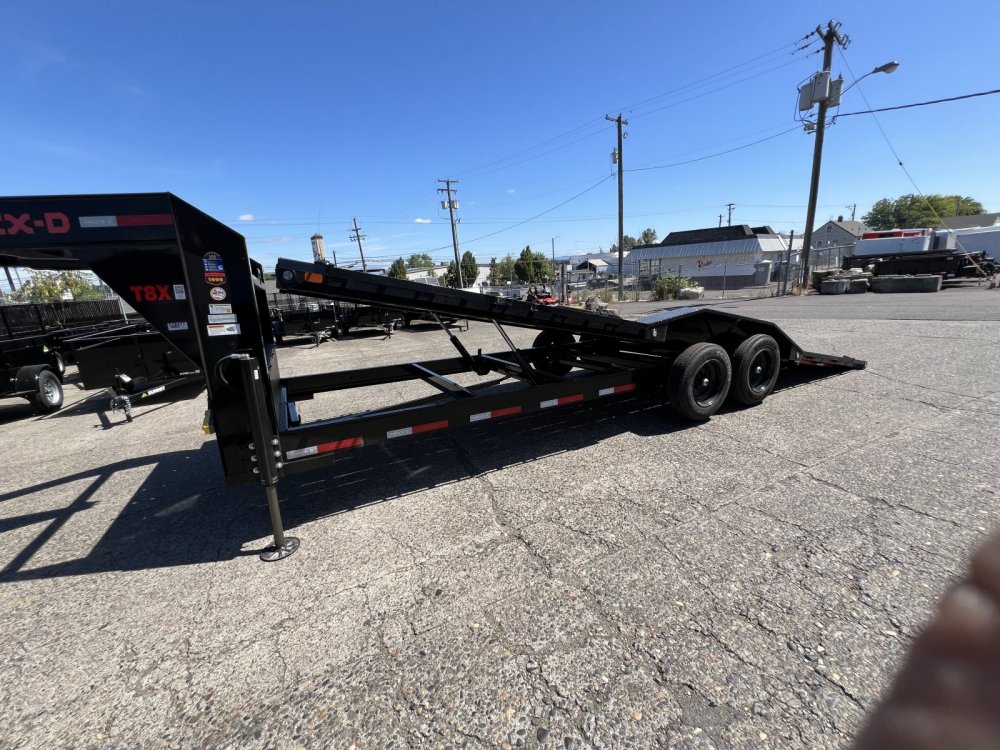 Gooseneck 2026 24' x102" MAXX-D T8X 8" POWER EQUIPMENT TILT 18K