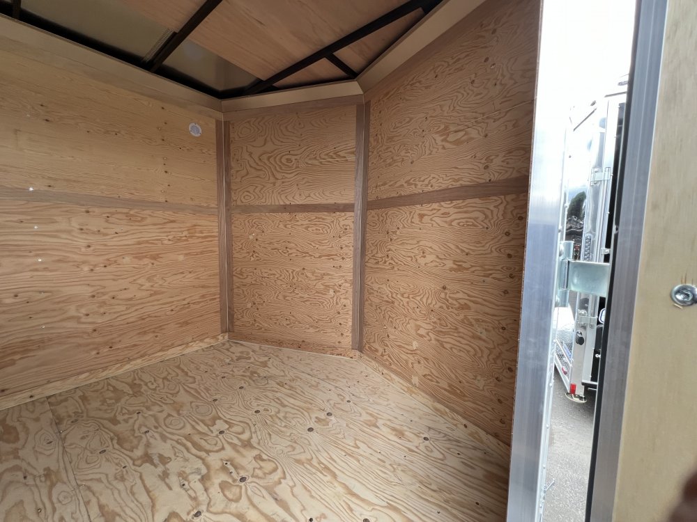 2025 20' x8' 6" Continental Cargo Continental Cargo VHW V-Series Wedge 7K