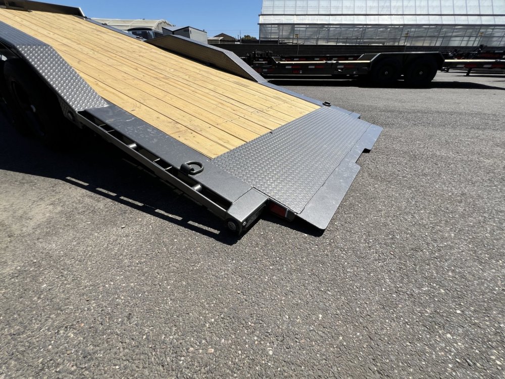 2026 24' x102" MAXX-D T8X 8" POWER EQUIPMENT TILT 17.5K