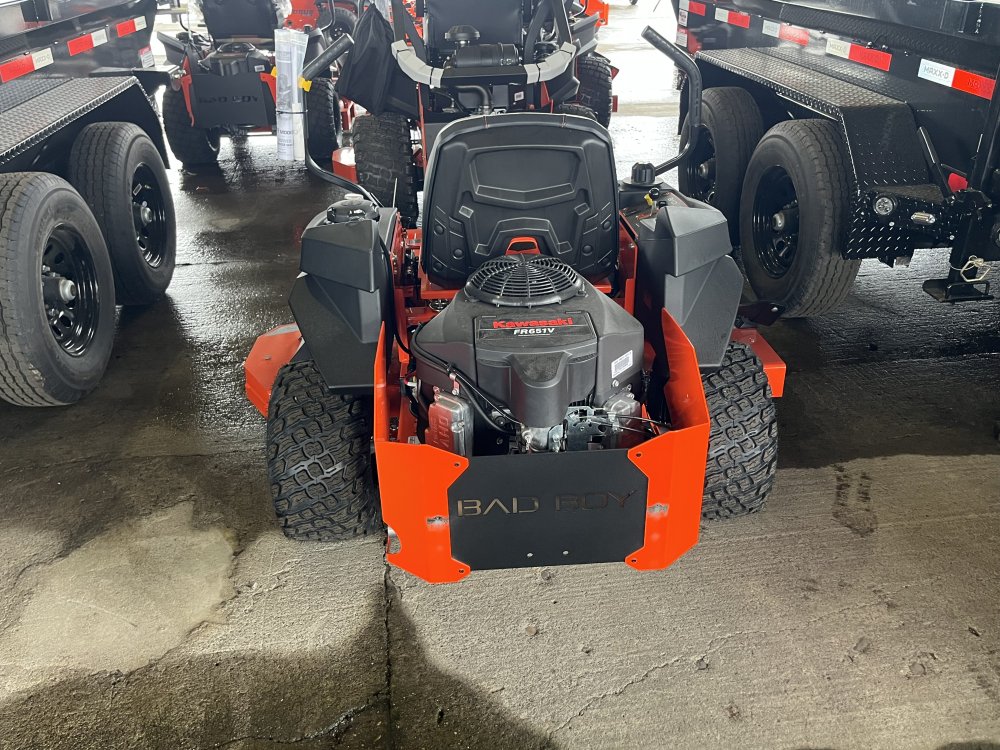 2026 MZ MAGNUM 60" Kawasaki 726cc, 21.5hp, FR651 Zero Turn Mower Side Discharge