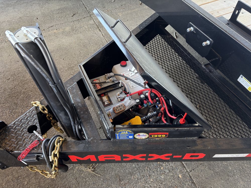 2026 24' x8' 6" Maxx-D T8X 8" POWER EQUIPMENT TILT 17.5K